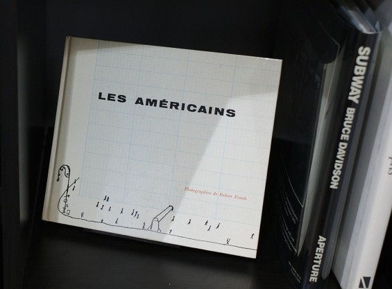 Portada de Les Americaines, de Robert Frank, con un dibujo de Saul Steinberg