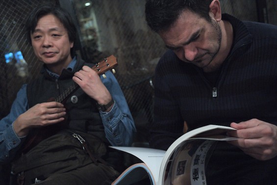 Kotaro Iizawa playing the ukelele in Megutama
